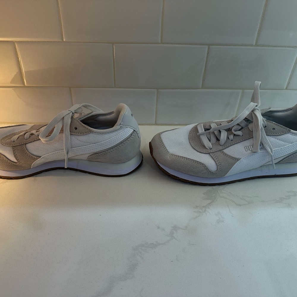 Puma White and Gray Sneakers NWOT -never worn - Picture 4 of 9